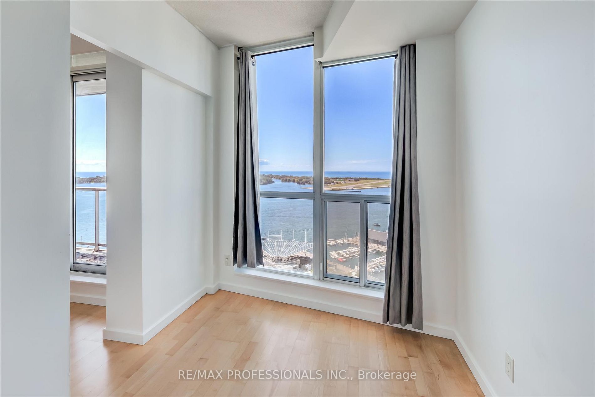 218 Queens Quay W, #2410