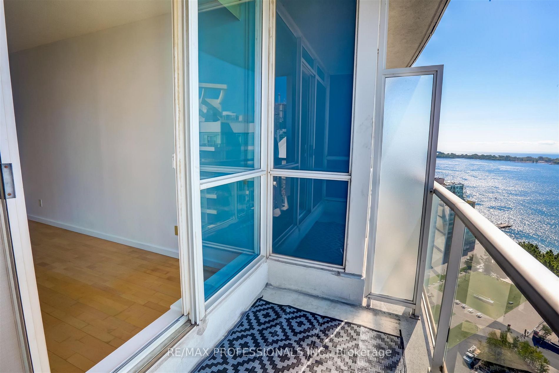218 Queens Quay W, #2410