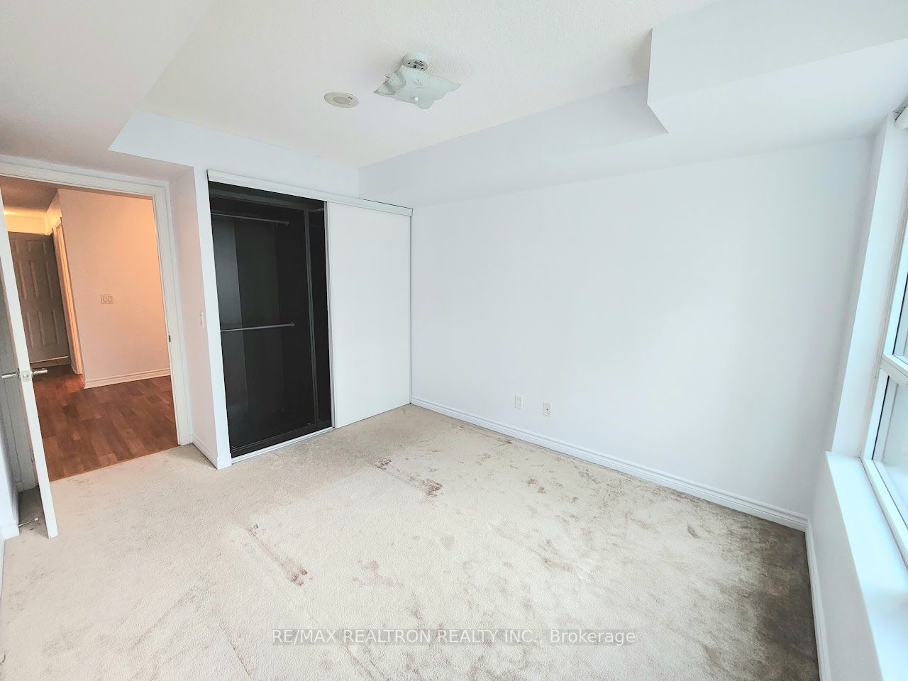 19 Grand Trunk Cres, #903