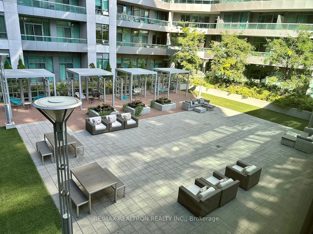 19 Grand Trunk Cres, #903