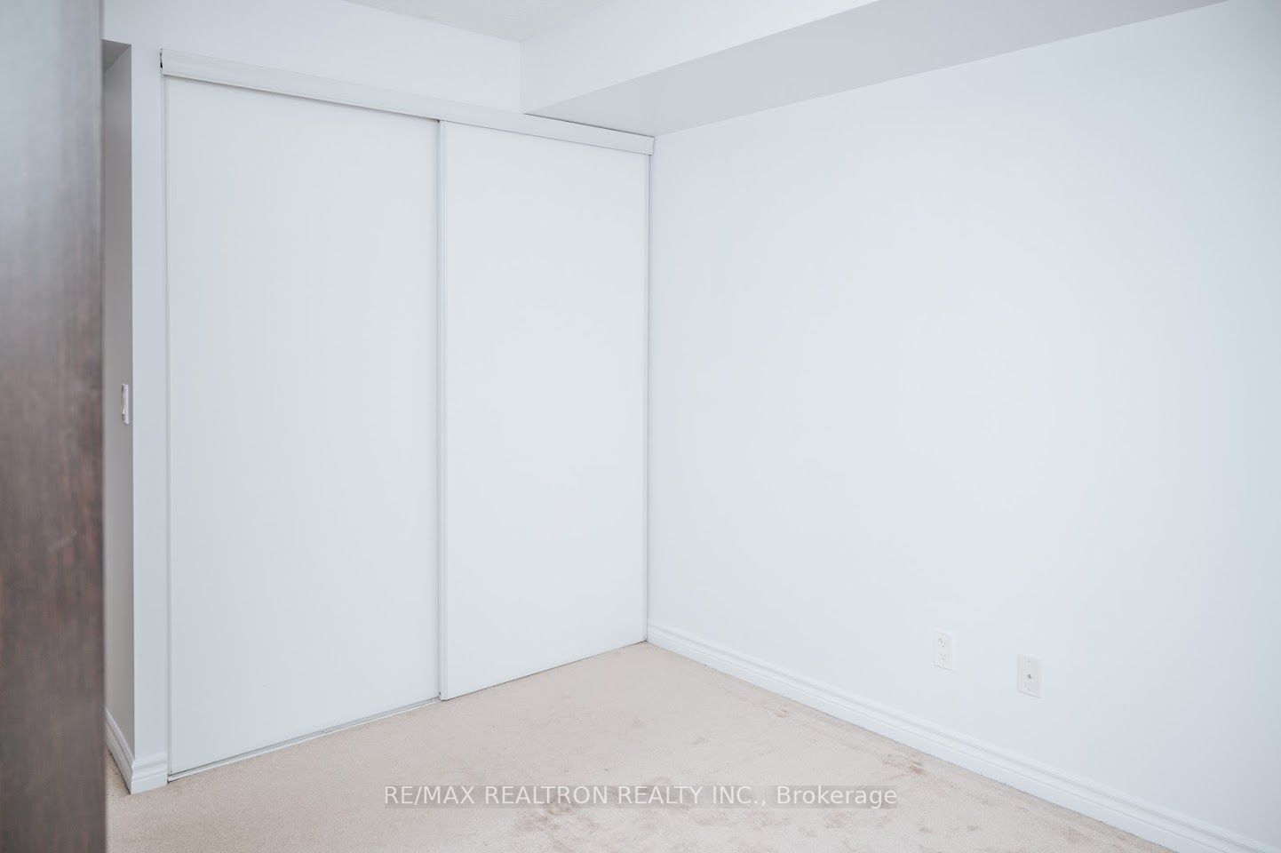 19 Grand Trunk Cres, #903