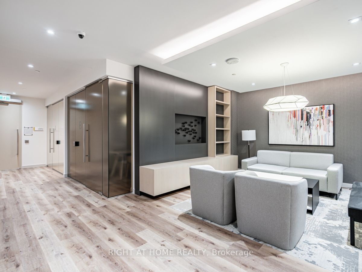159 Wellesley Street E, #1202