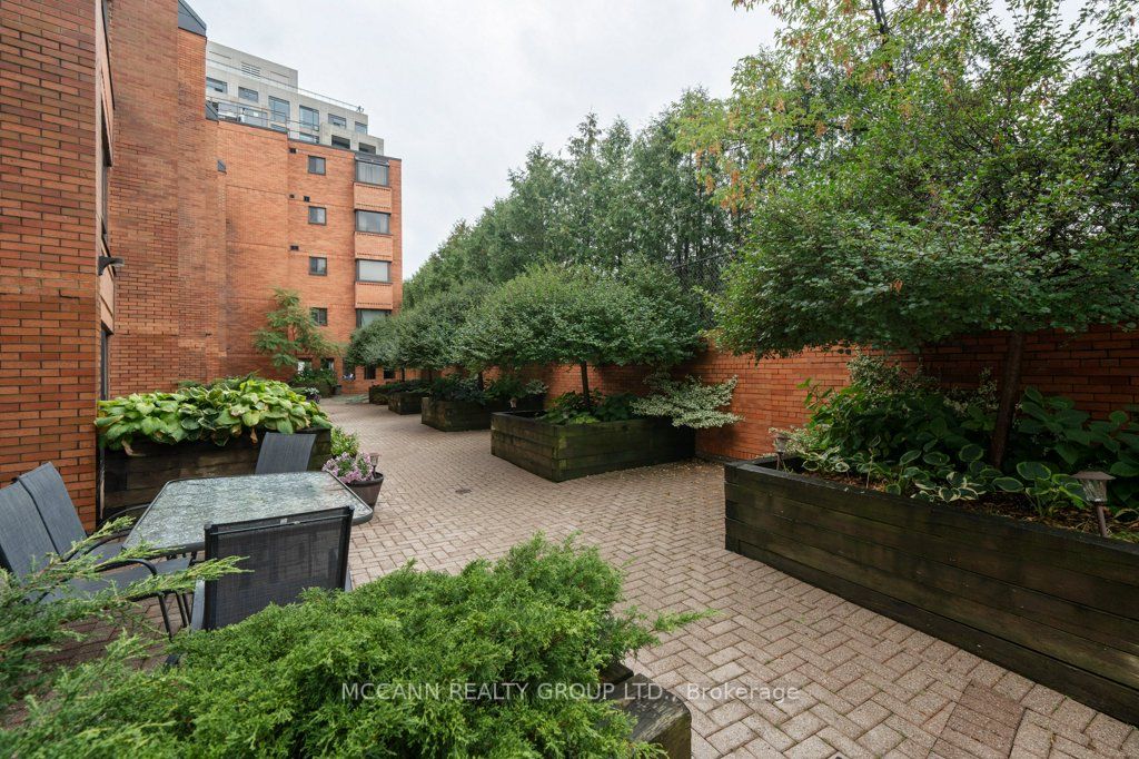 20 Glebe Rd W, #7