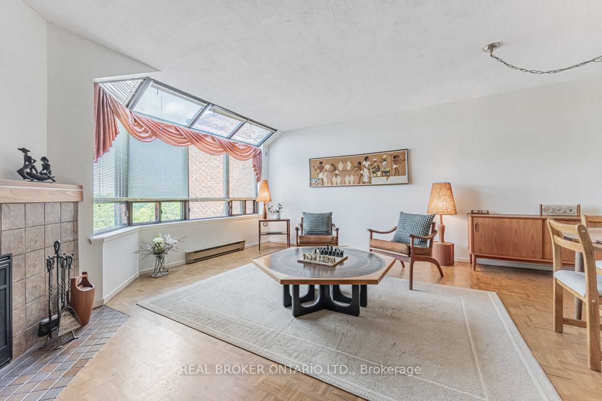 255 The Donway W, #523