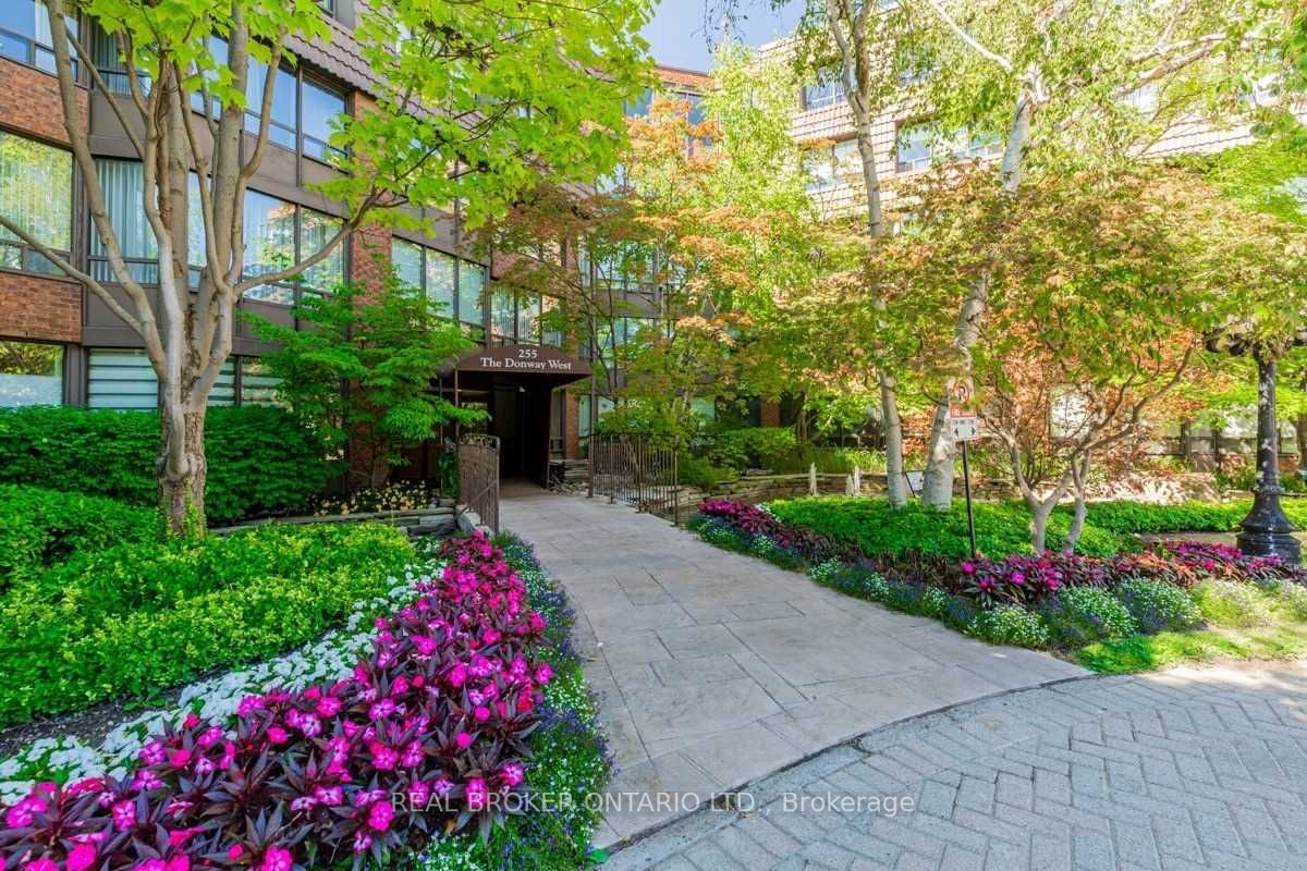 255 The Donway W, #523