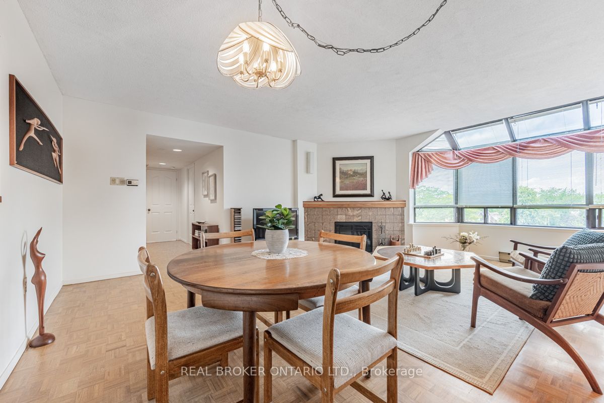 255 The Donway W, #523