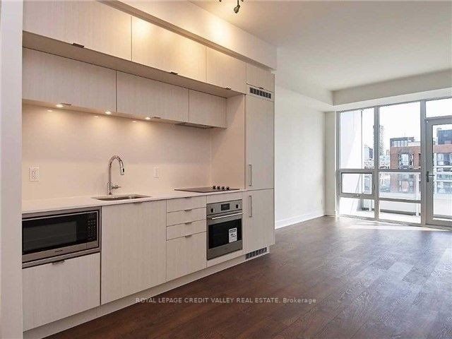 38 Cameron St, #913