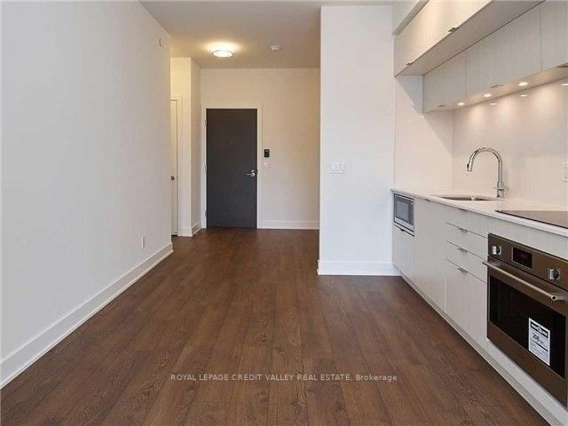 38 Cameron St, #913