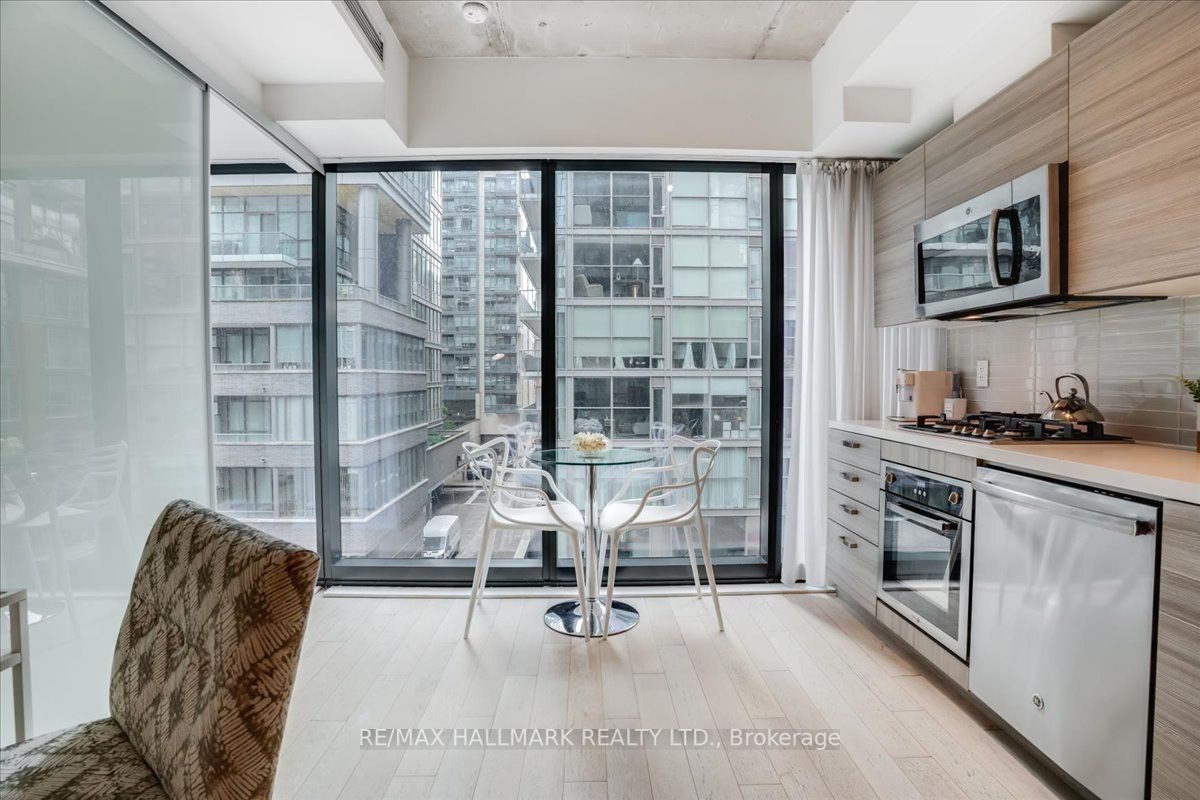 11 Charlotte St, #303