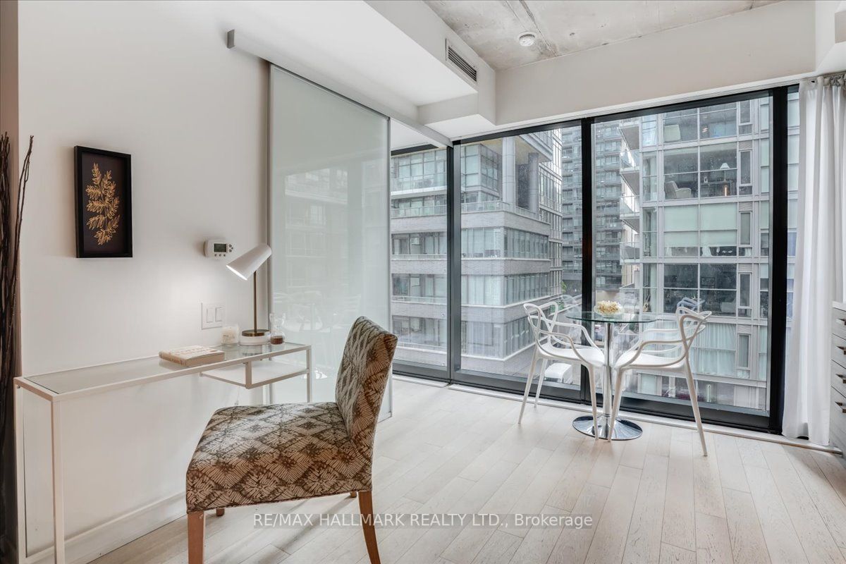 11 Charlotte St, #303