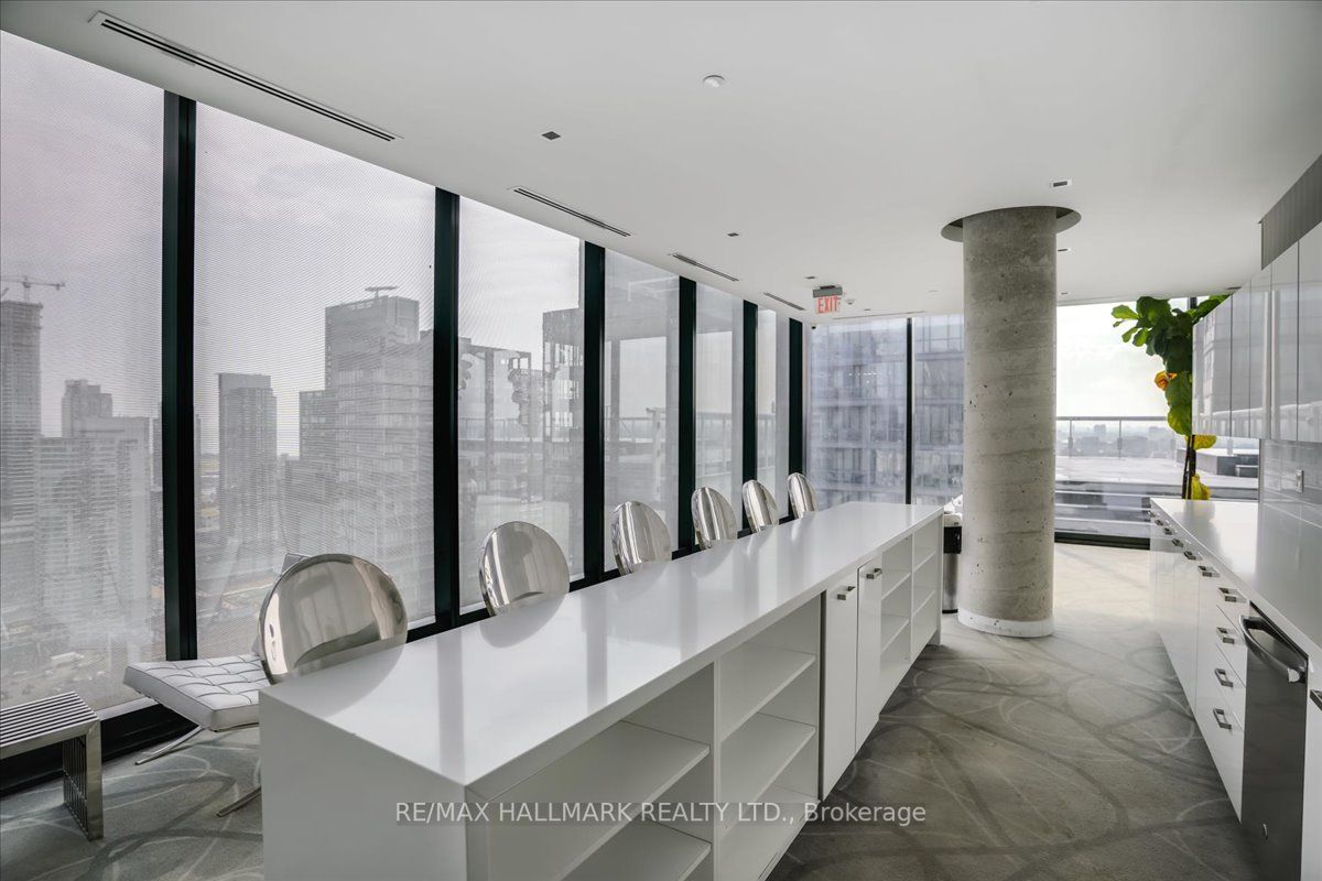 11 Charlotte St, #303