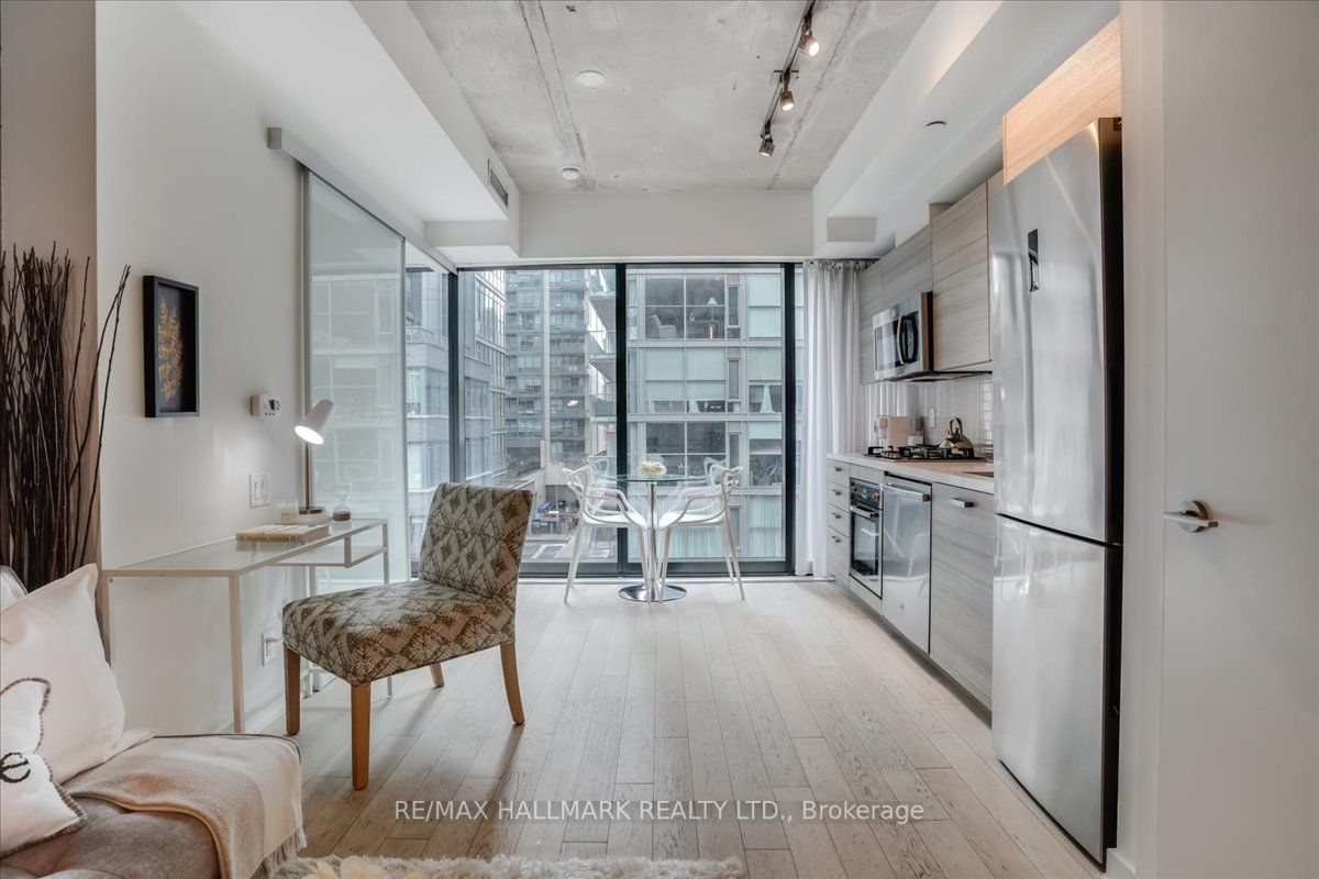 11 Charlotte St, #303