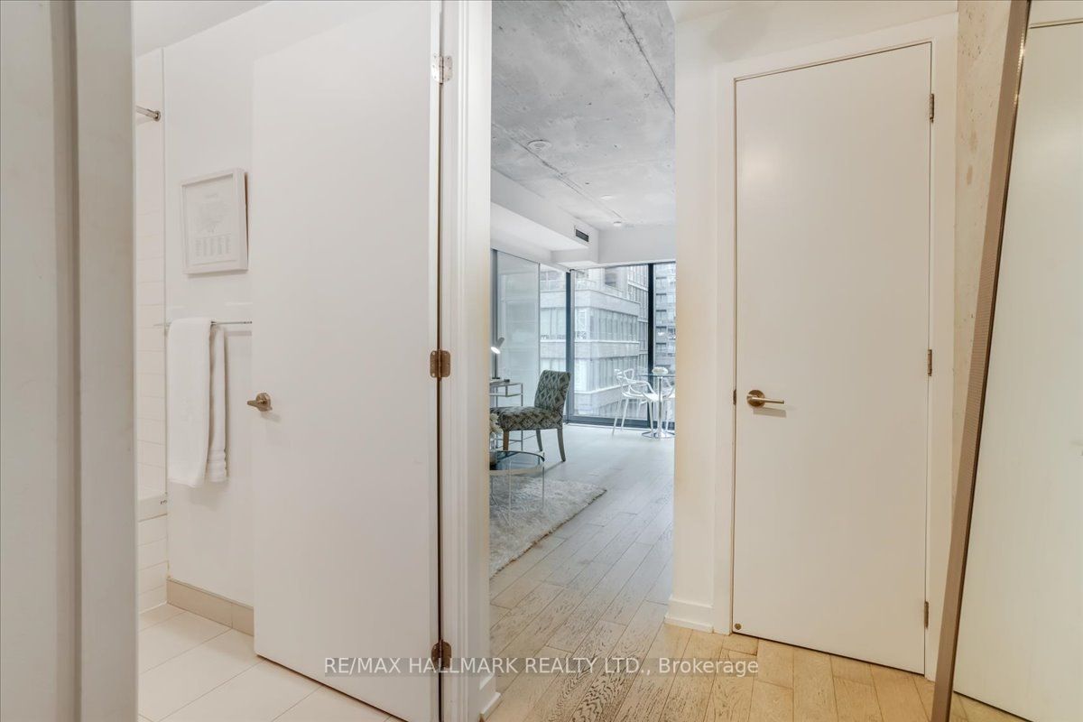 11 Charlotte St, #303