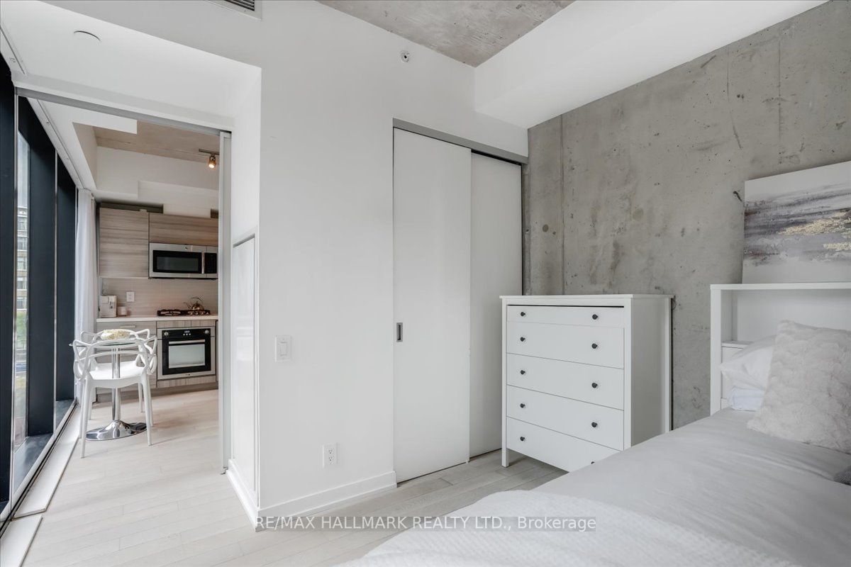 11 Charlotte St, #303
