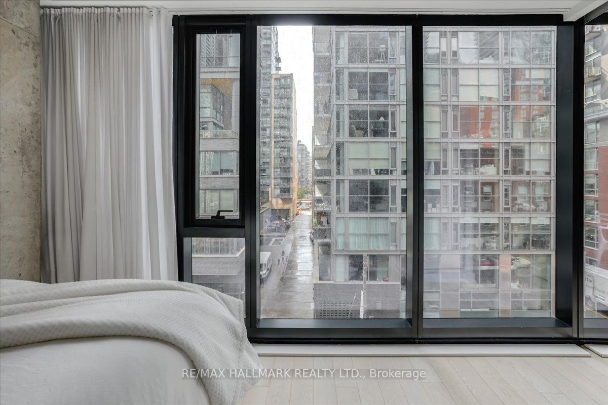 11 Charlotte St, #303