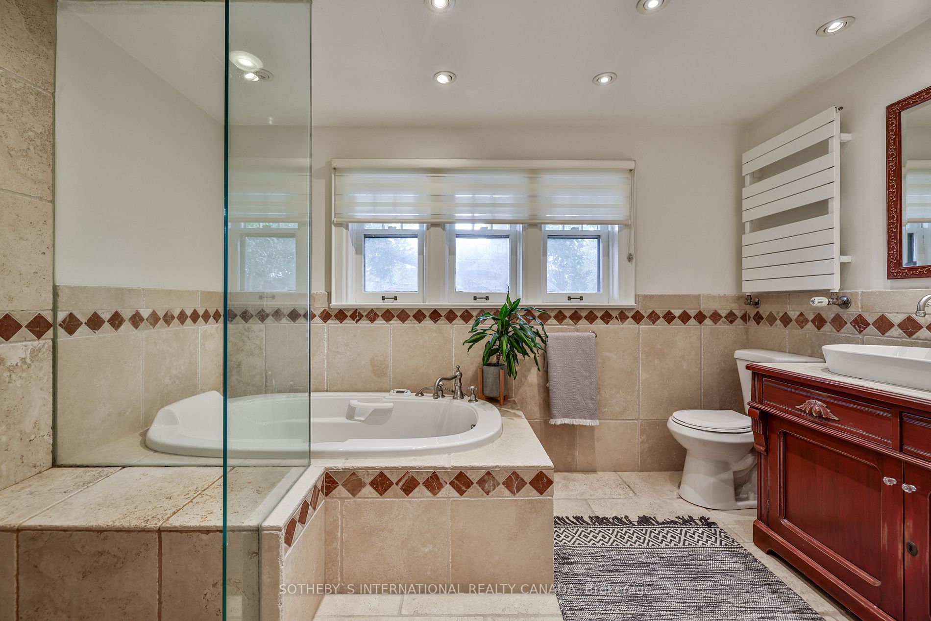 90 Highbourne Rd
