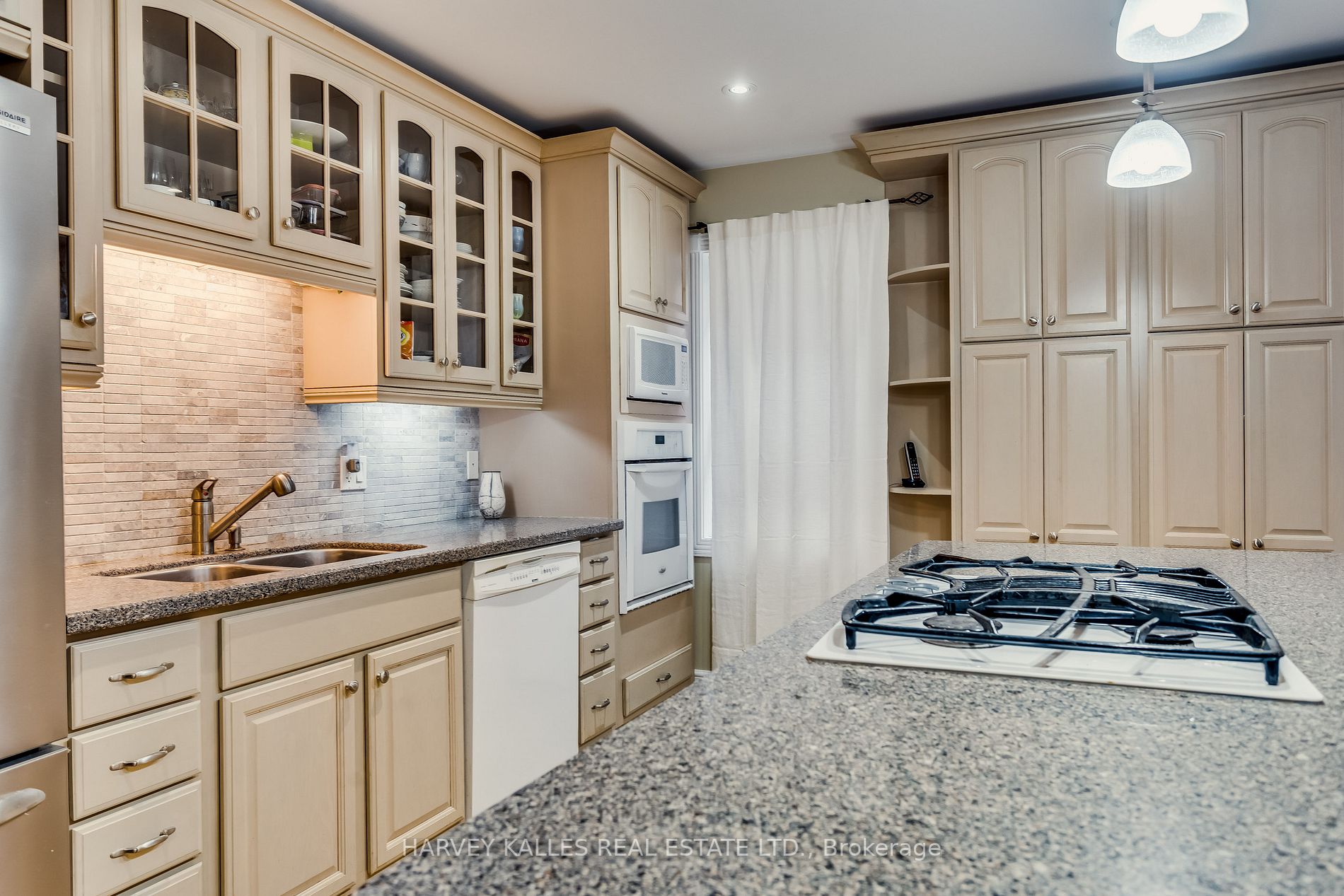 15 Braemar Ave, #Main