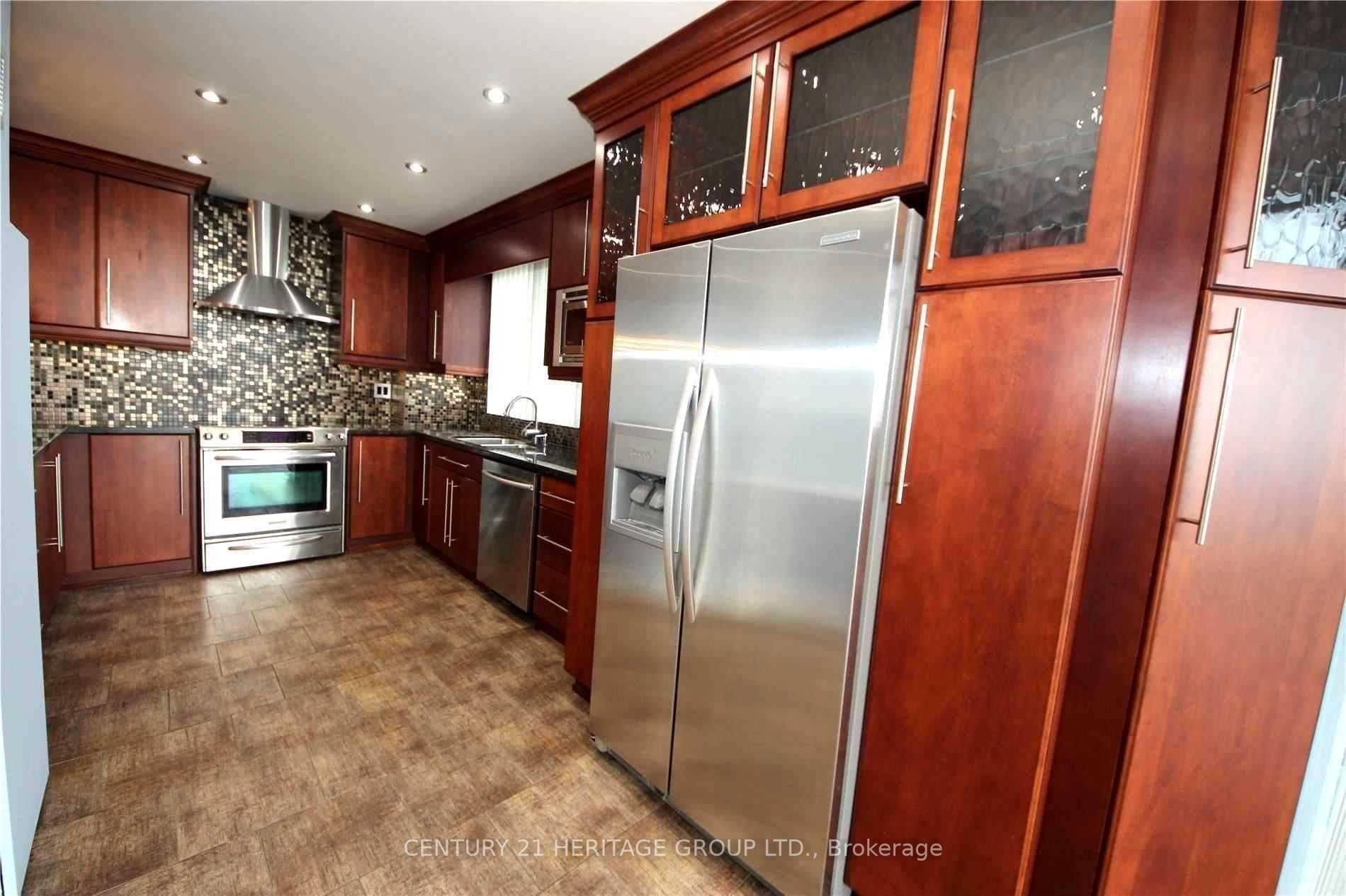 5 Concorde Pl, #3601