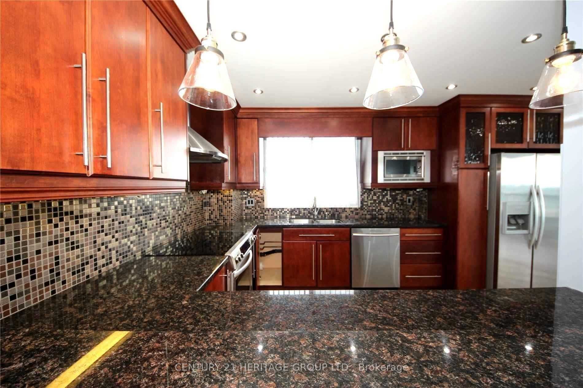5 Concorde Pl, #3601