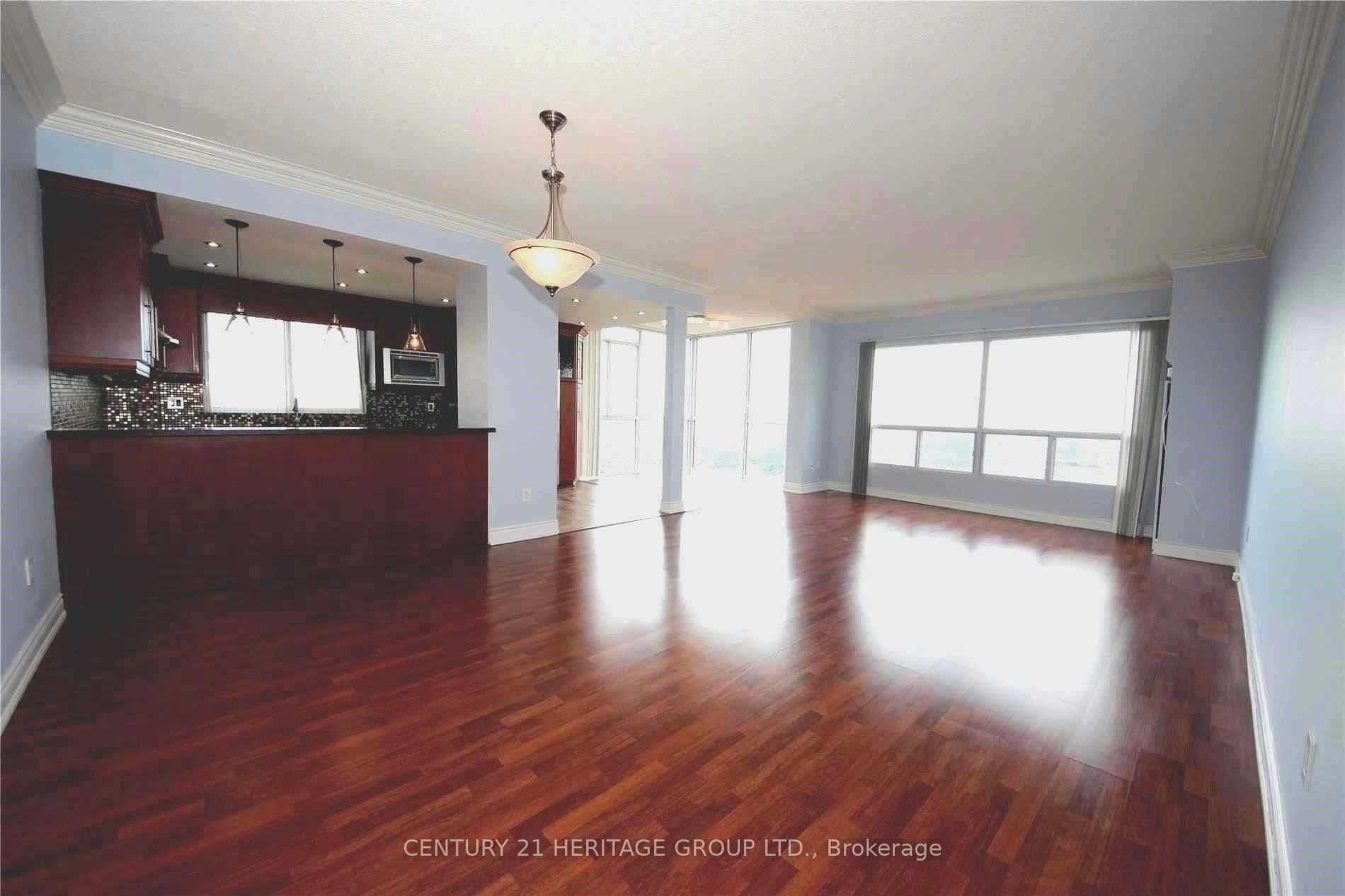 5 Concorde Pl, #3601