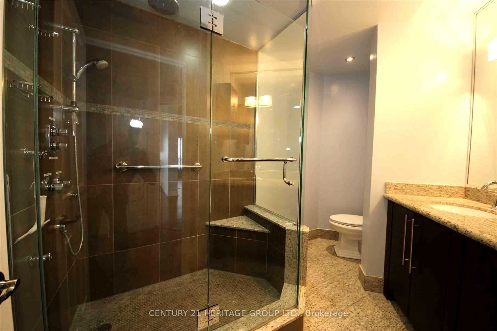 5 Concorde Pl, #3601