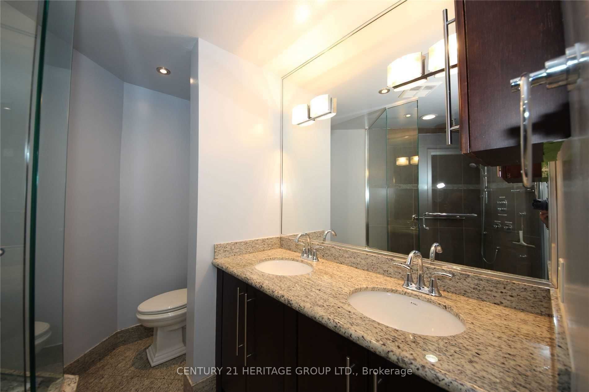 5 Concorde Pl, #3601
