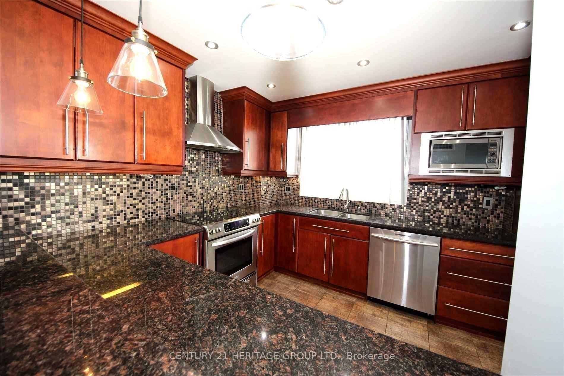 5 Concorde Pl, #3601