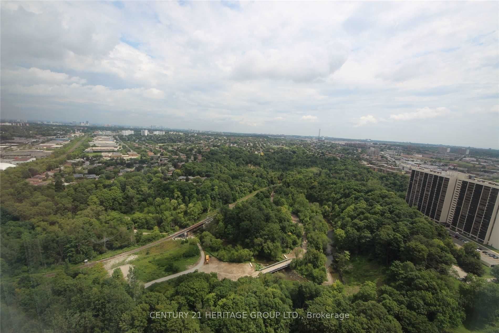 5 Concorde Pl, #3601