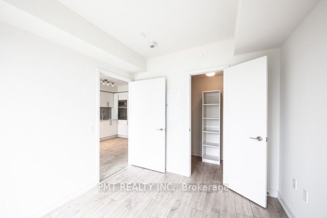 576 Front Street W, #410E