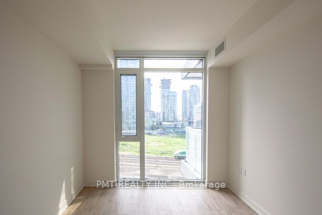 576 Front Street W, #410E