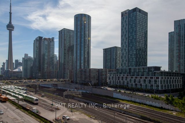 576 Front Street W, #410E