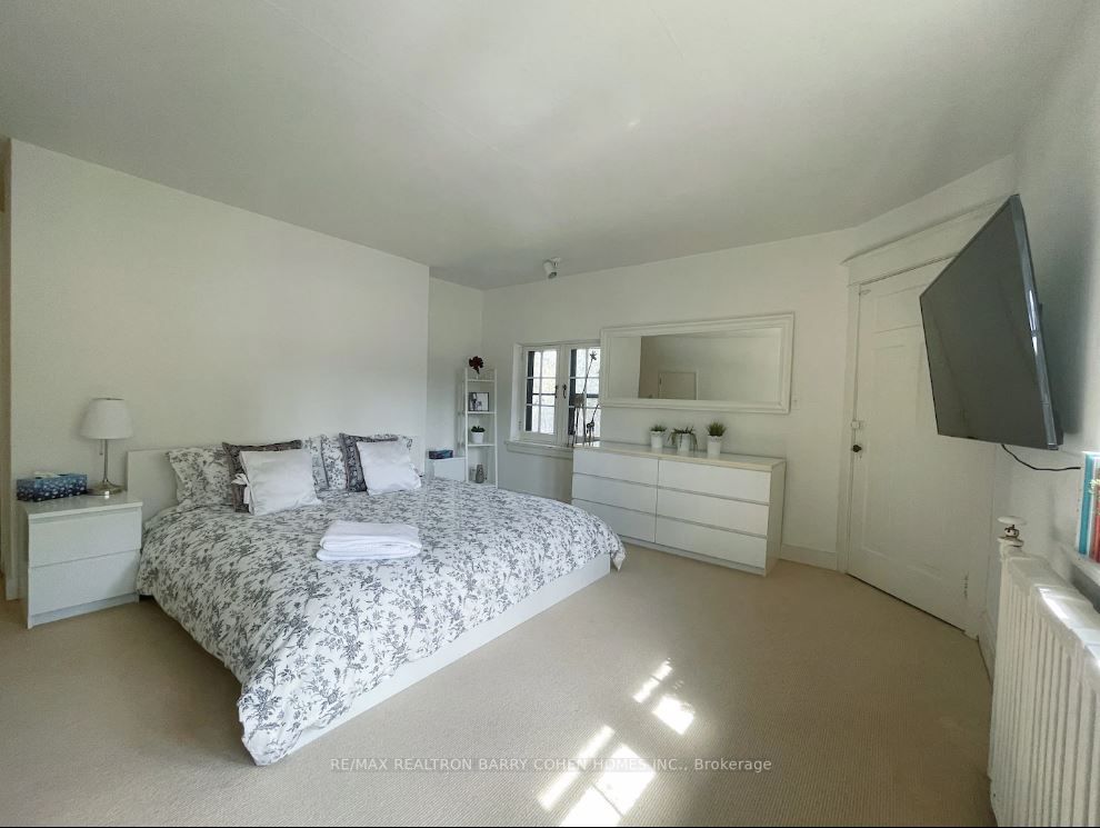 2 Valleyanna Dr