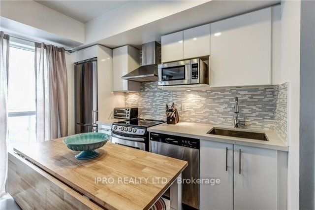 58 Orchard View Boulevard, #1409