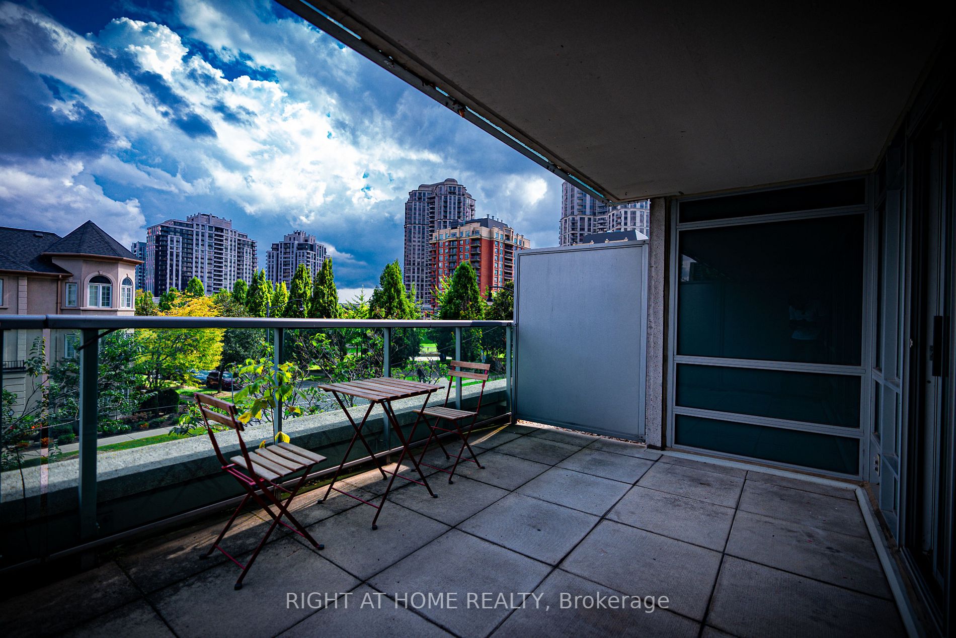 16 Harrison Garden Blvd, #209