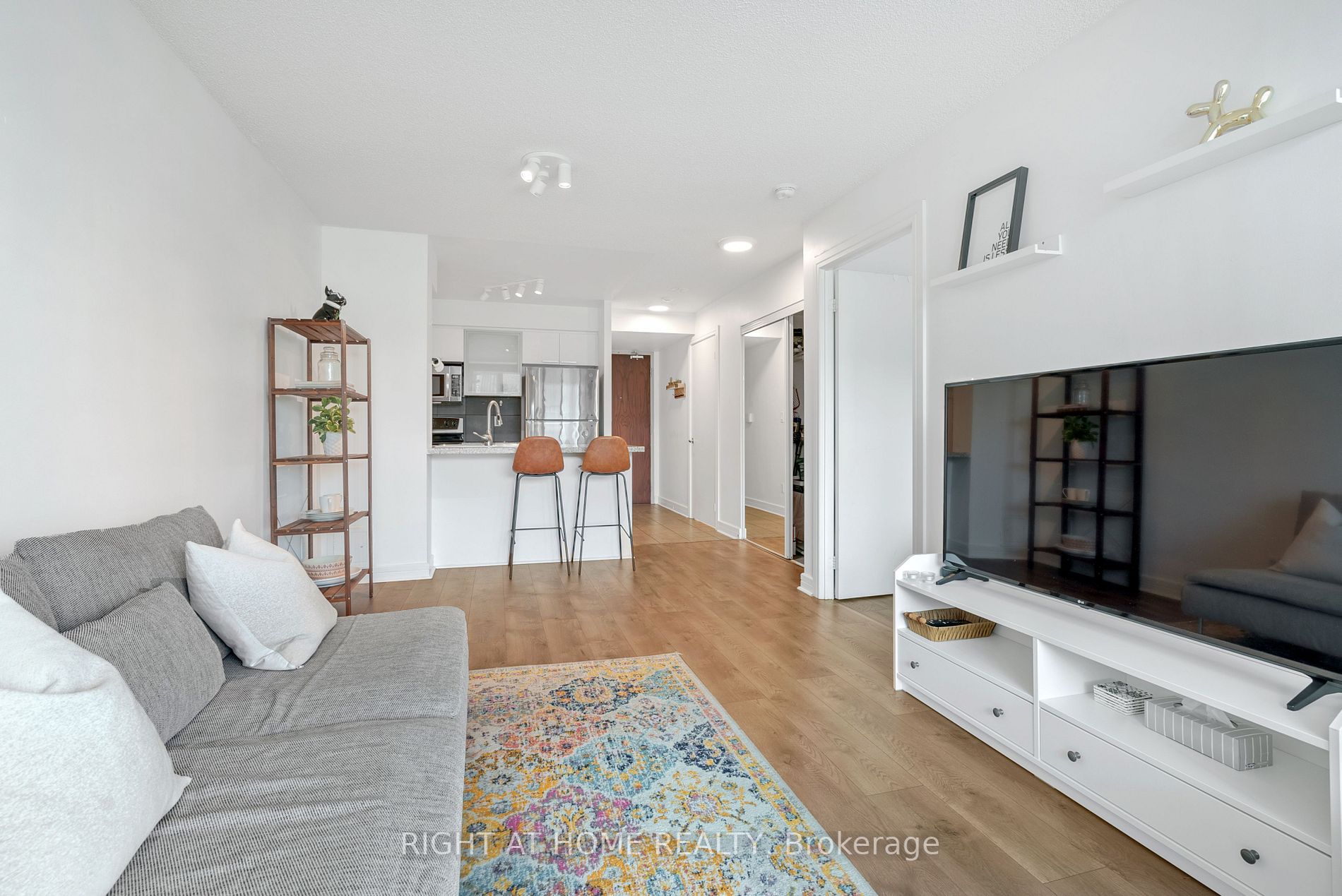 16 Harrison Garden Blvd, #209