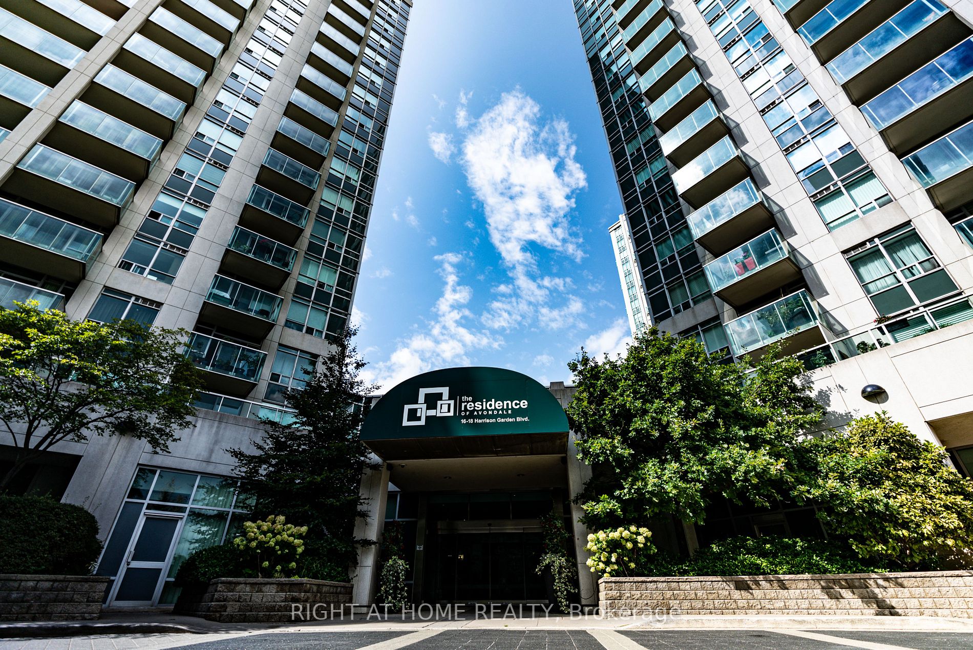 16 Harrison Garden Blvd, #209