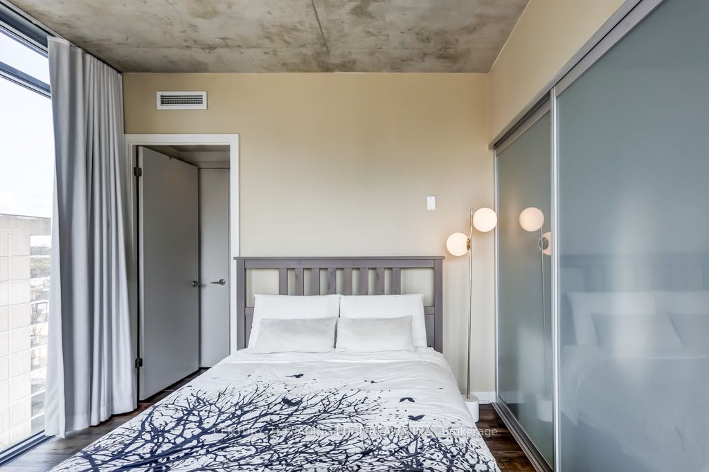 95 Bathurst St, #920