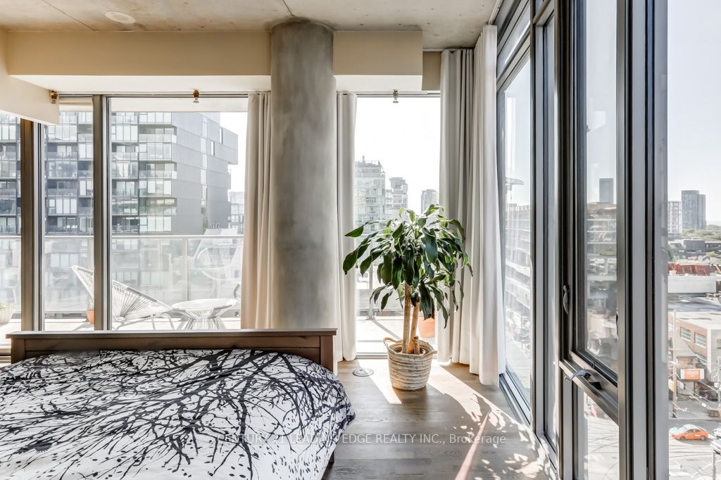 95 Bathurst St, #920