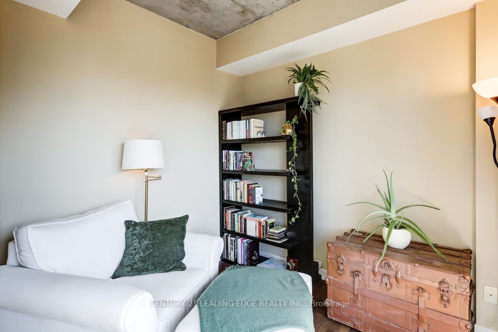 95 Bathurst St, #920