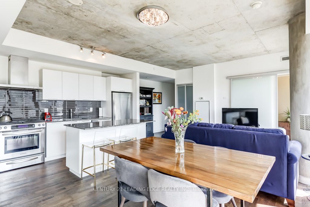 95 Bathurst St, #920