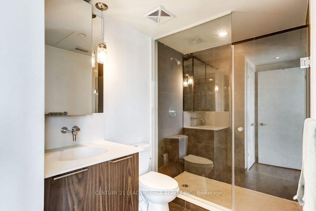 95 Bathurst St, #920