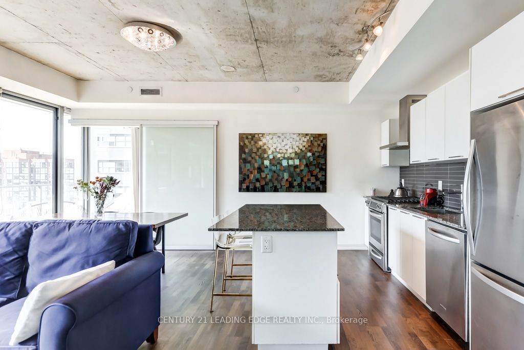 95 Bathurst St, #920