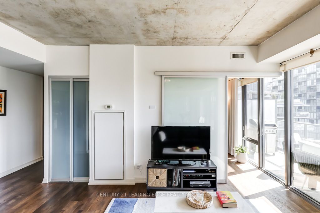 95 Bathurst St, #920