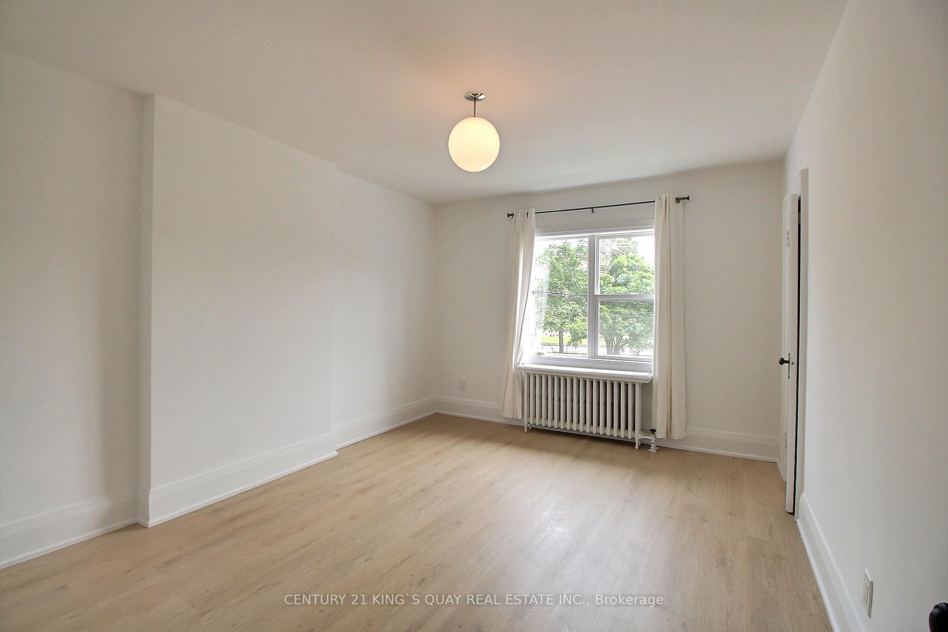 224 Lawrence Ave W