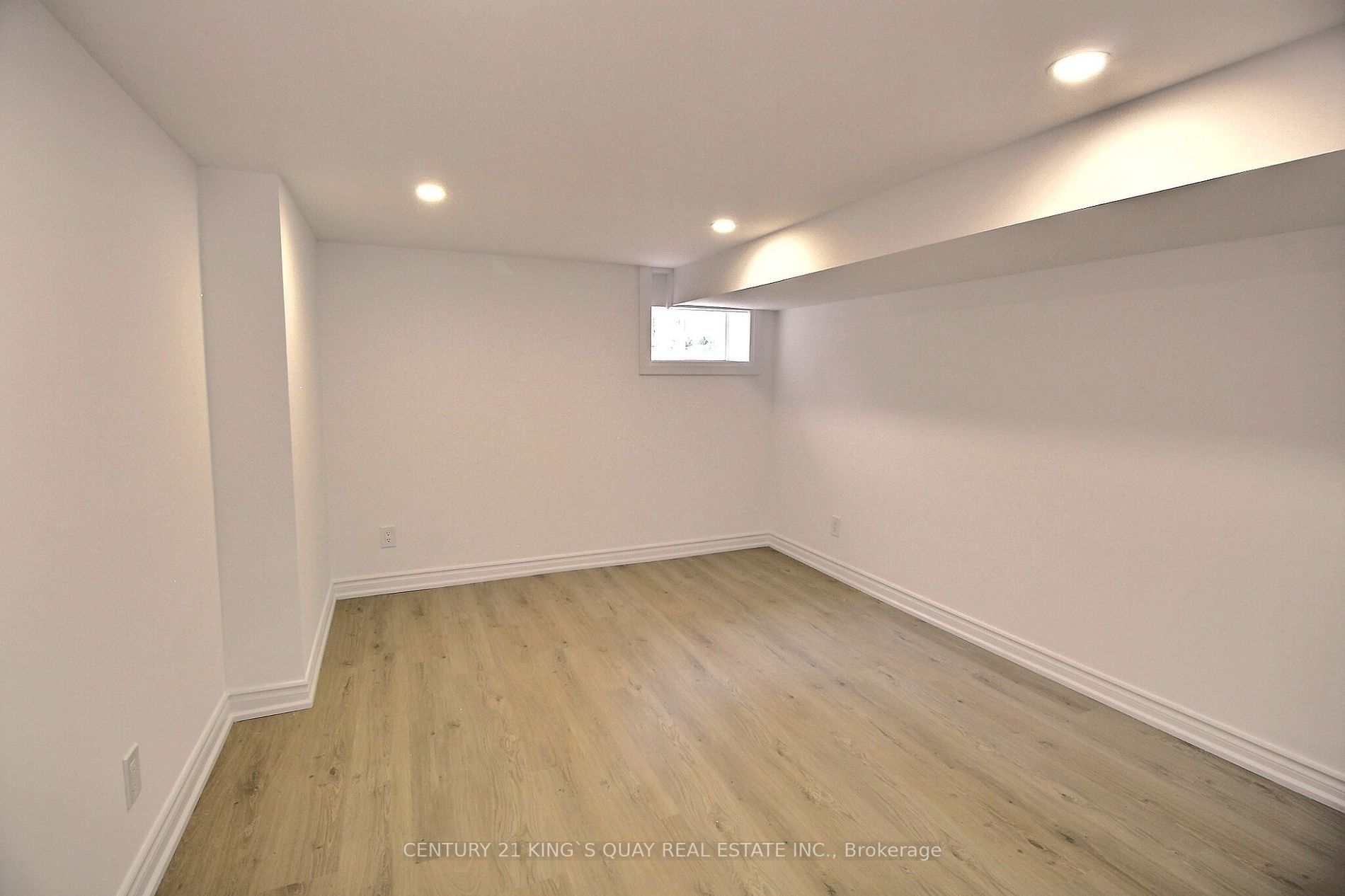 224 Lawrence Ave W
