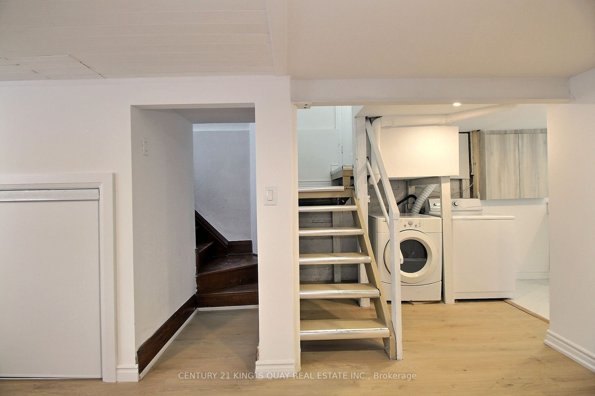 224 Lawrence Ave W