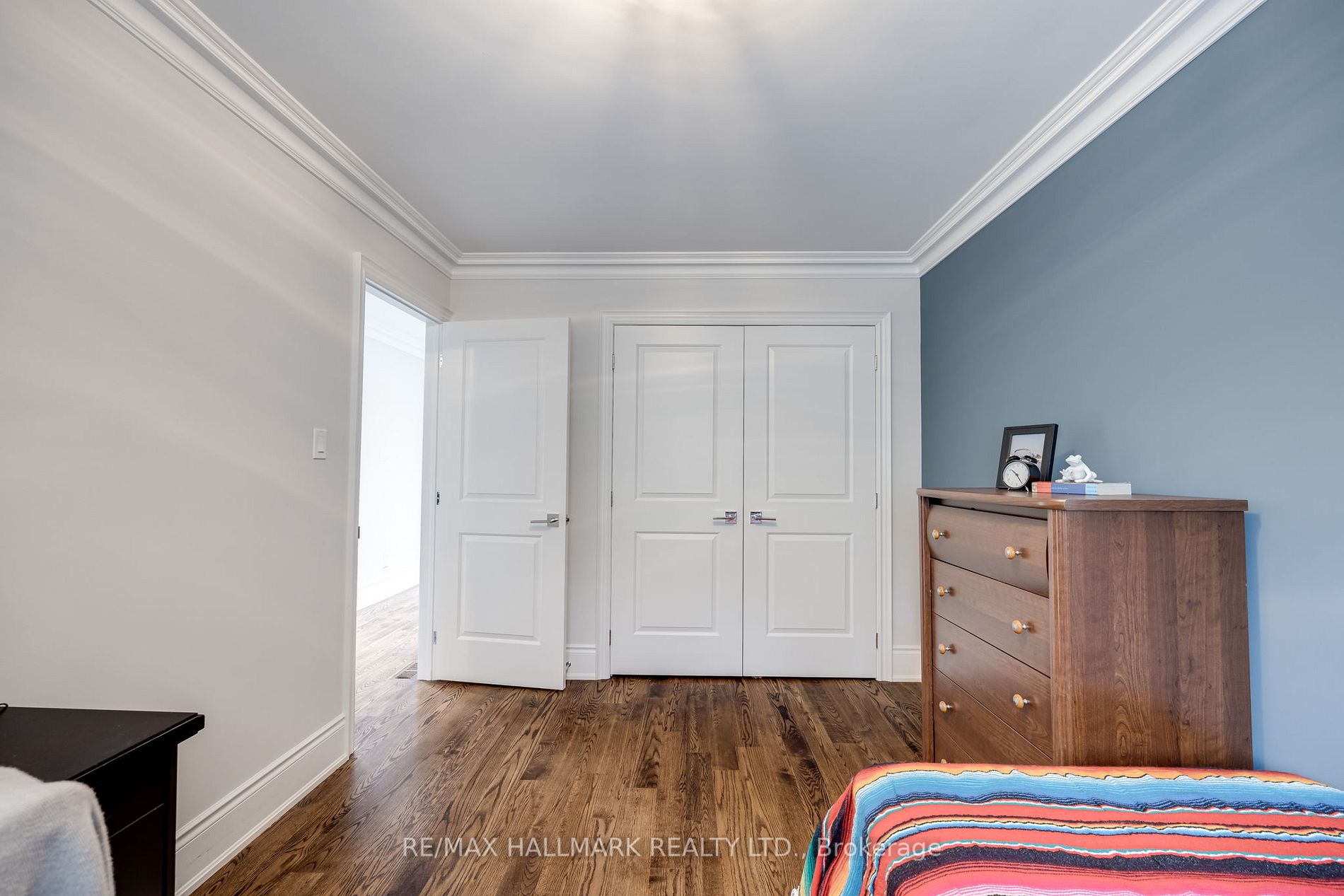 341 Castlefield Ave