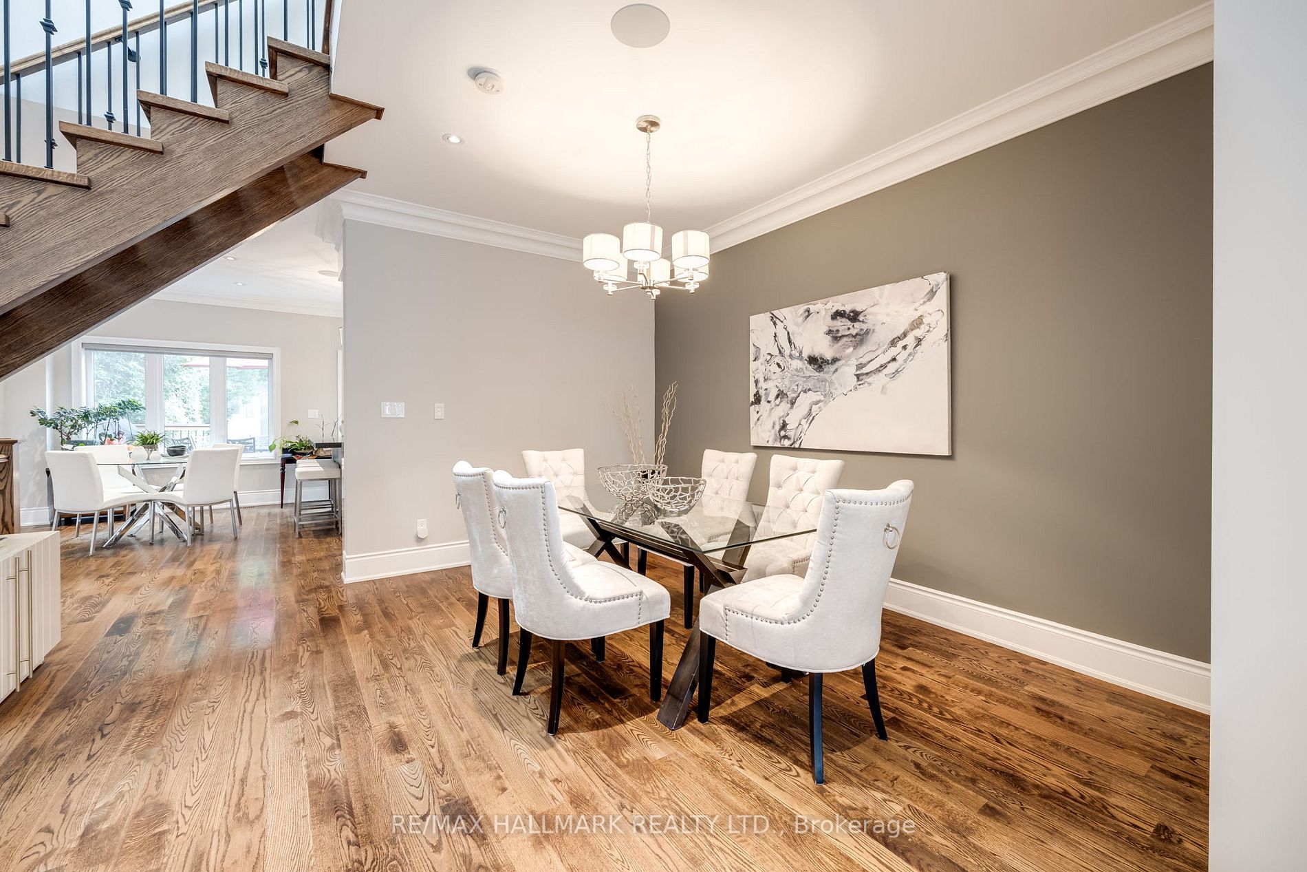 341 Castlefield Ave