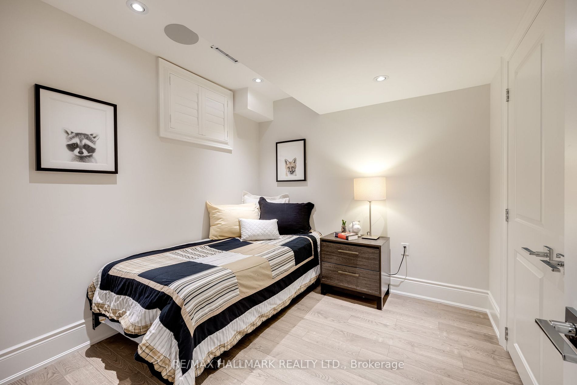 341 Castlefield Ave