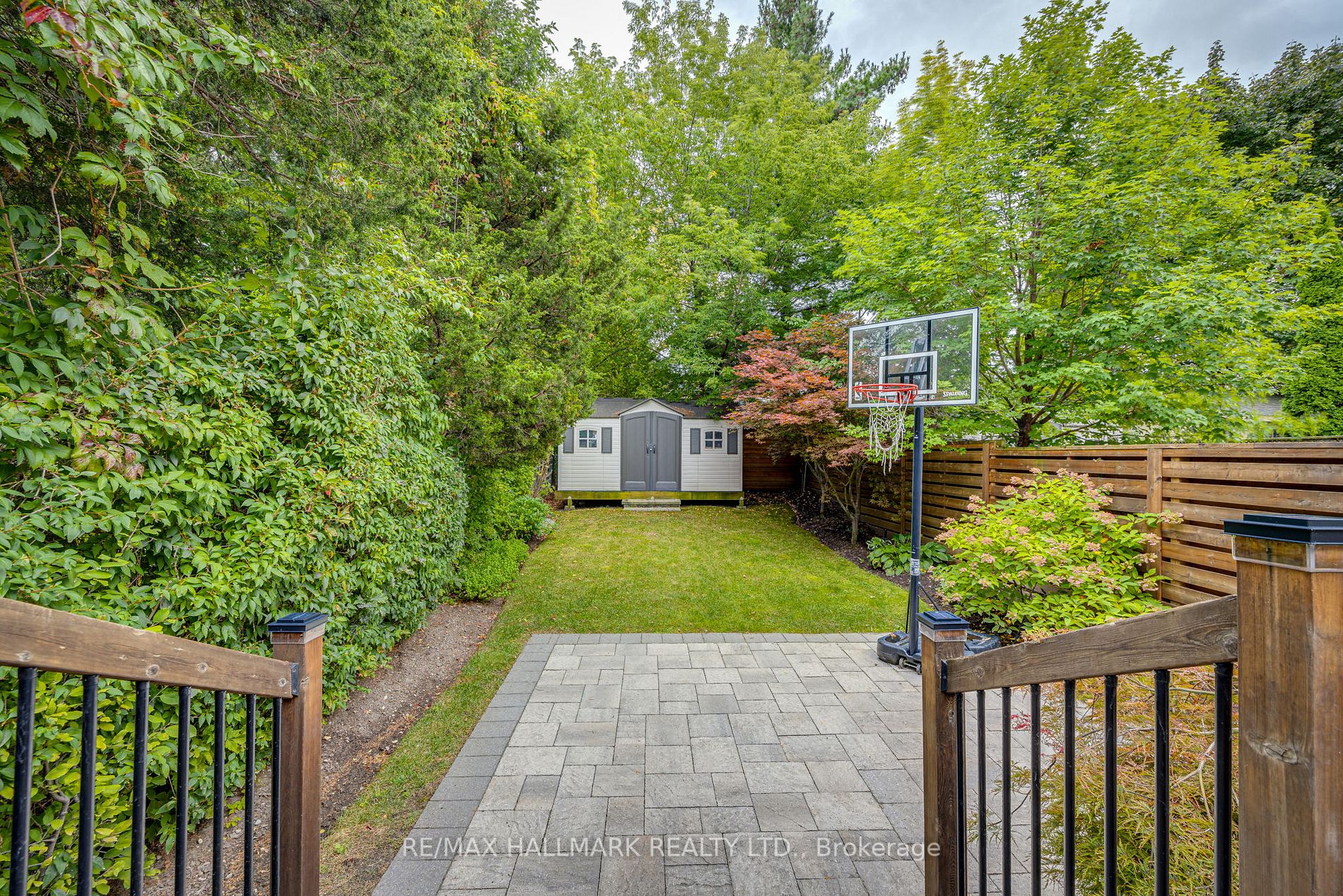 341 Castlefield Ave